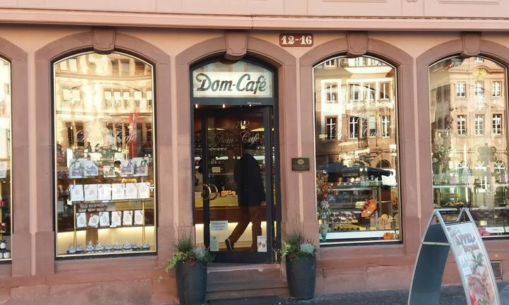 Dom-Cafe